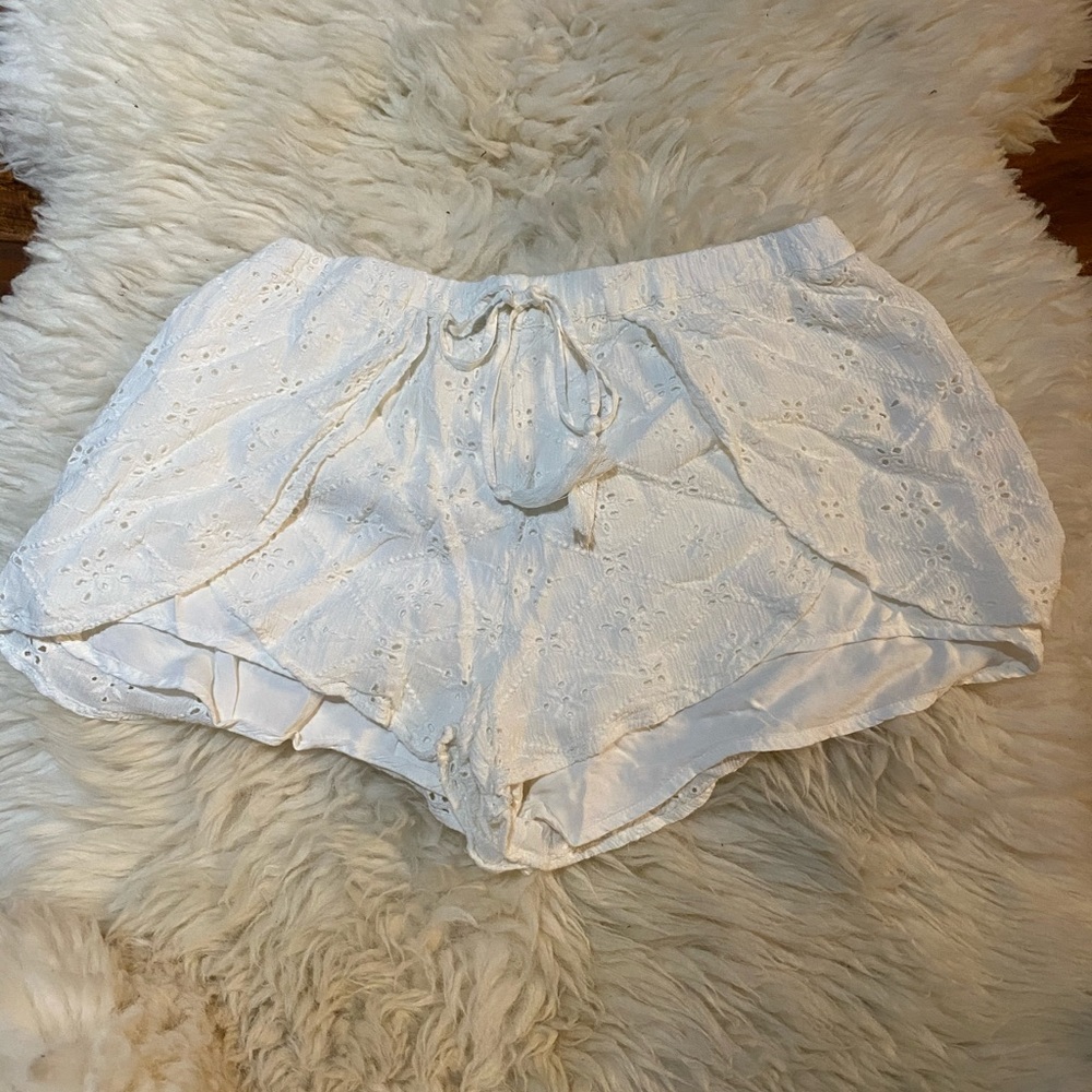 Hollister - White Shorts
